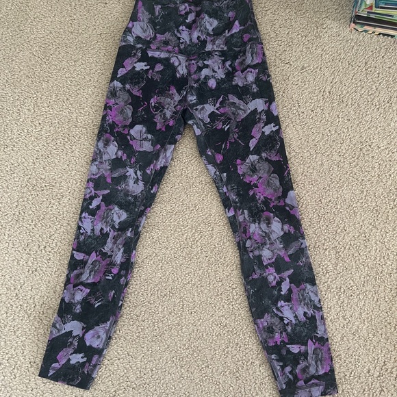 Lululemon leggings - Picture 3 of 4